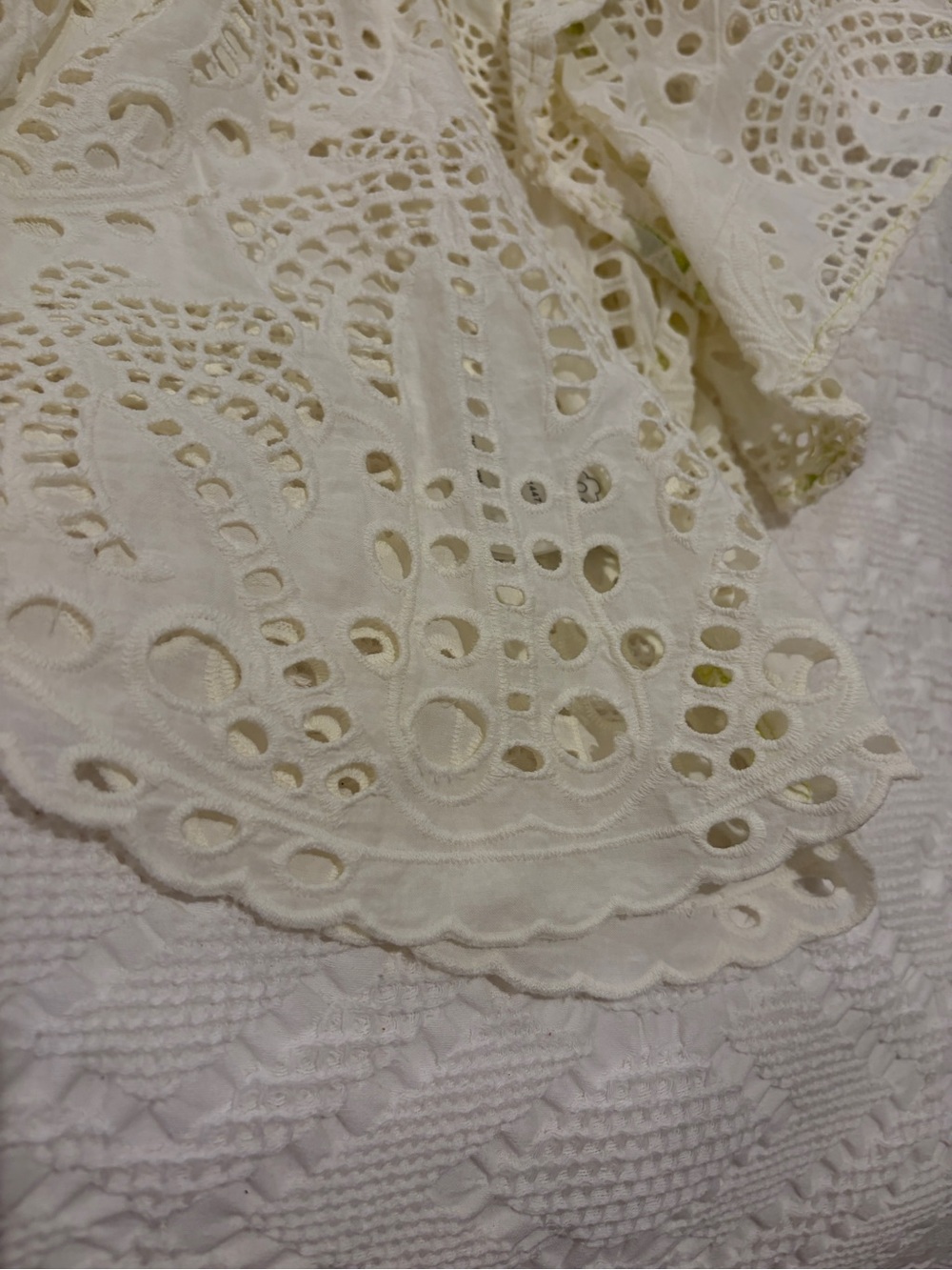 FARM Rio Palm Tree Richelieu Eyelet Ruffle Blouse - Picture 8 of 8